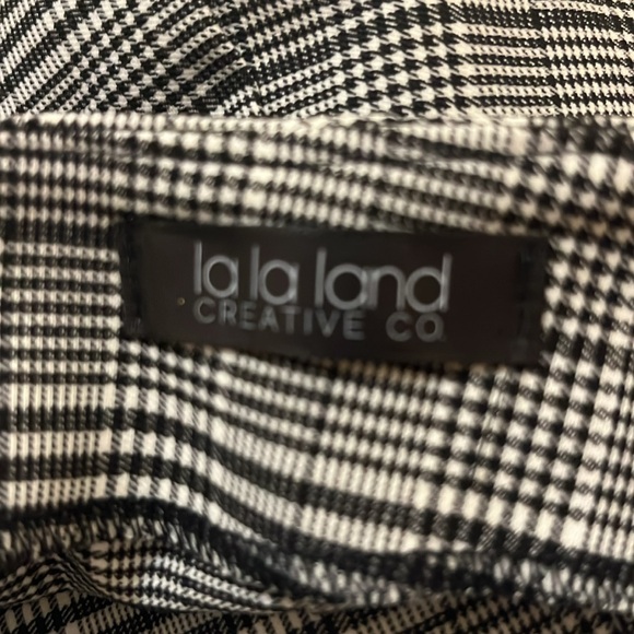La La Land Creative Skort in windowpane plaid (xs- 26” inch waist NWOT; SAMPLE - Picture 7 of 9
